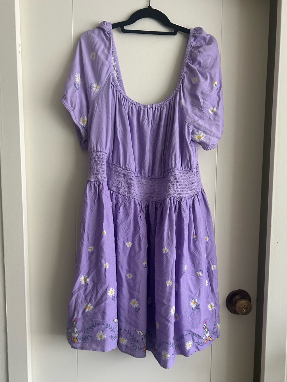 Disney Daisy Duck dress no flaws